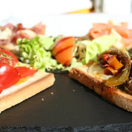 Les Italiens Hotel 2*