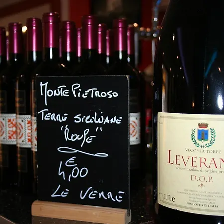 Les Italiens Hotel